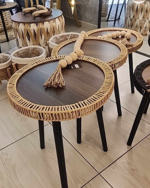Juego de tres mesas de centro decorativas