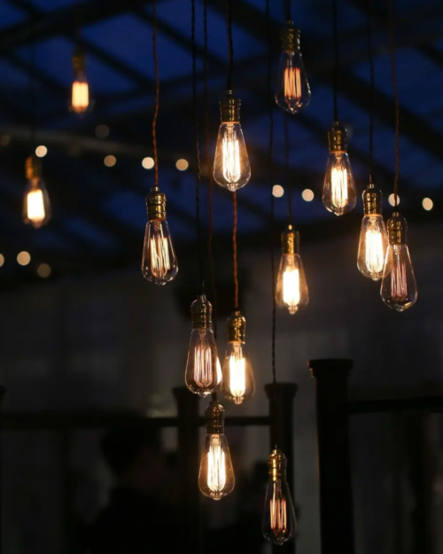 Bombillo Vintage Edison Led Ambar Pera. Exito Corp Color De La Luz Amarilla